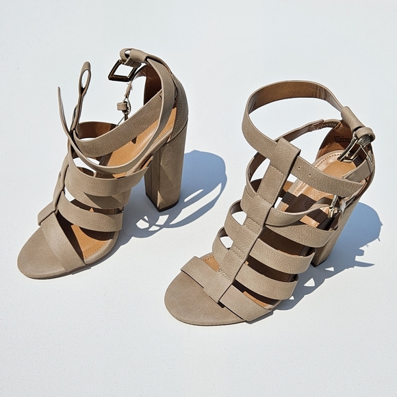 SIZE 6 Nude Muted Army Green Strappy Heels - Picture 11 of 12